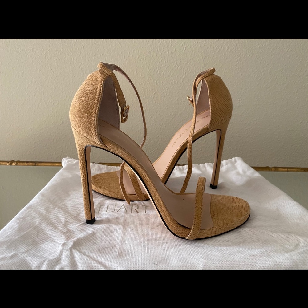 Stuart Weitzman ‘Nudistrong’ heels